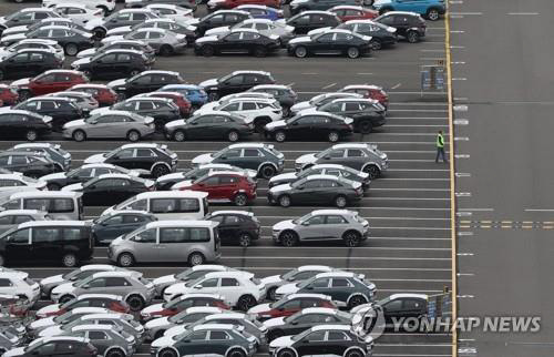 수출 대기 중인 차량들. 연합뉴스